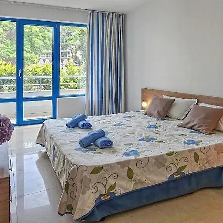Excelsior Apartment *