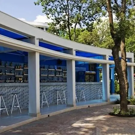 Excelsior Apartment *